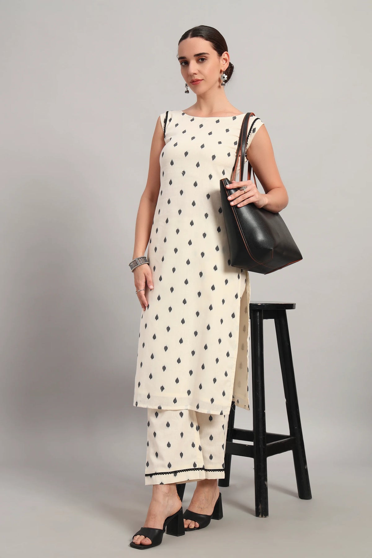 Subah Se Shaam Kurta Set, Beige Black Leafs