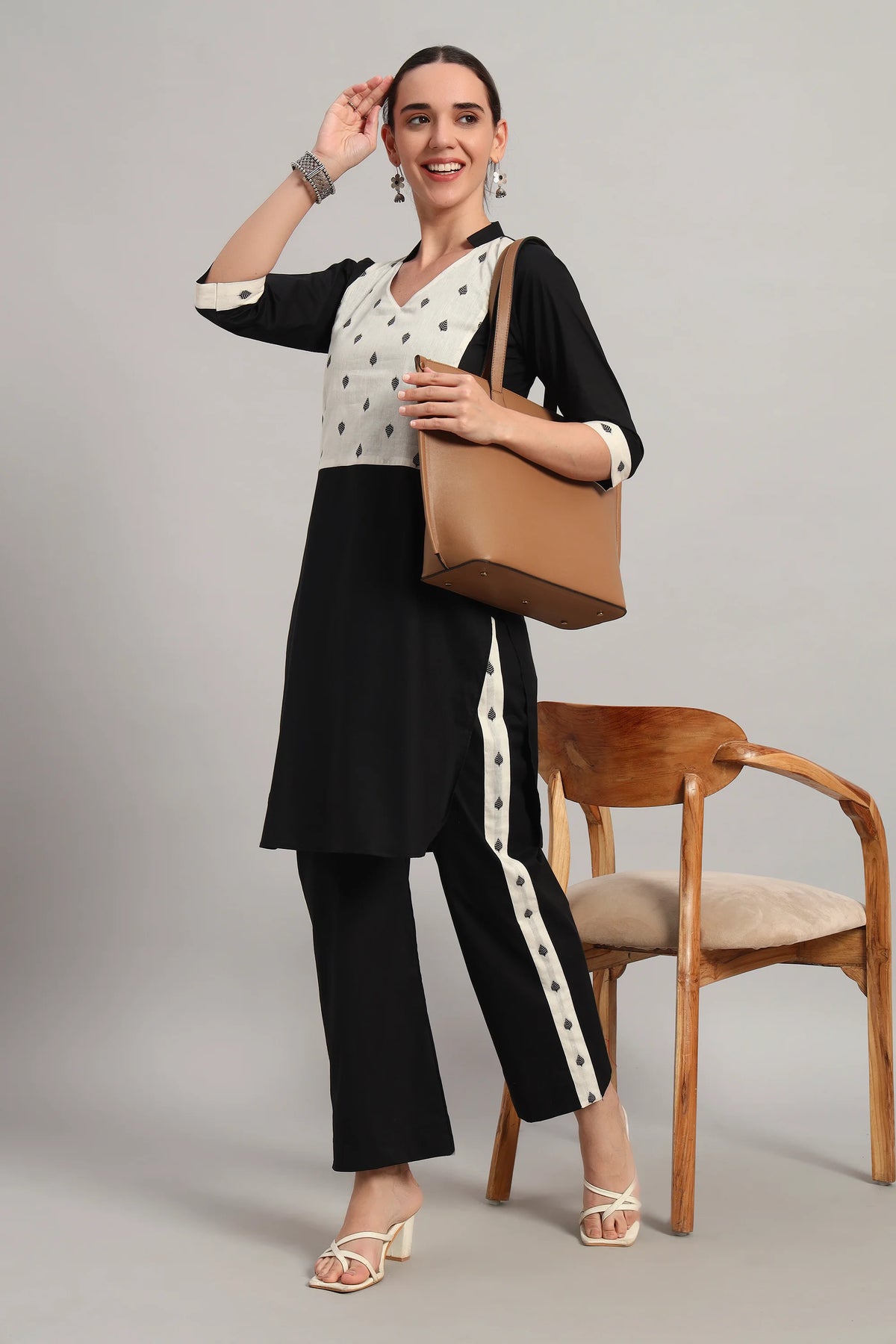 Everyday Adaa, Black