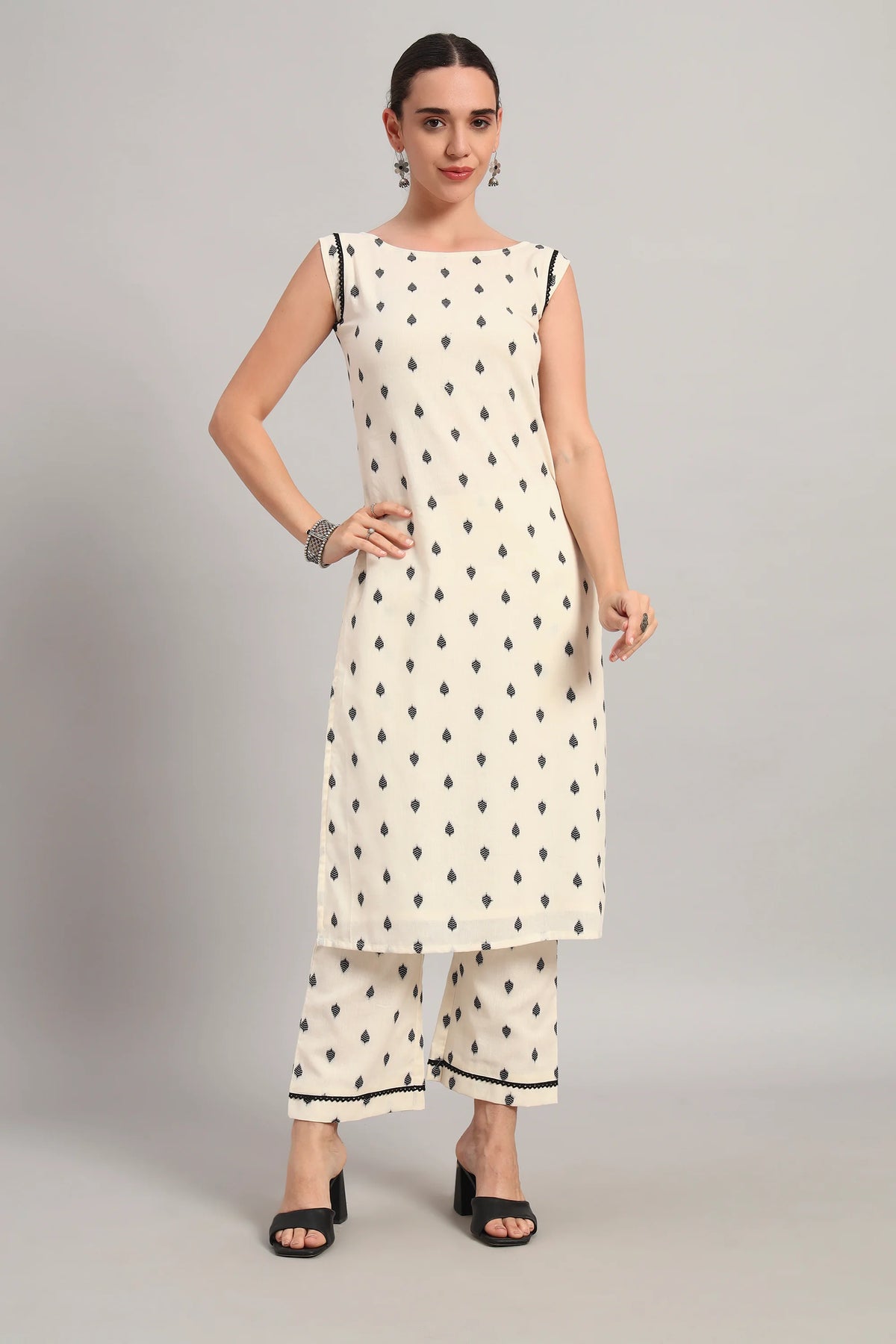 Subah Se Shaam Kurta Set, Beige Black Leafs