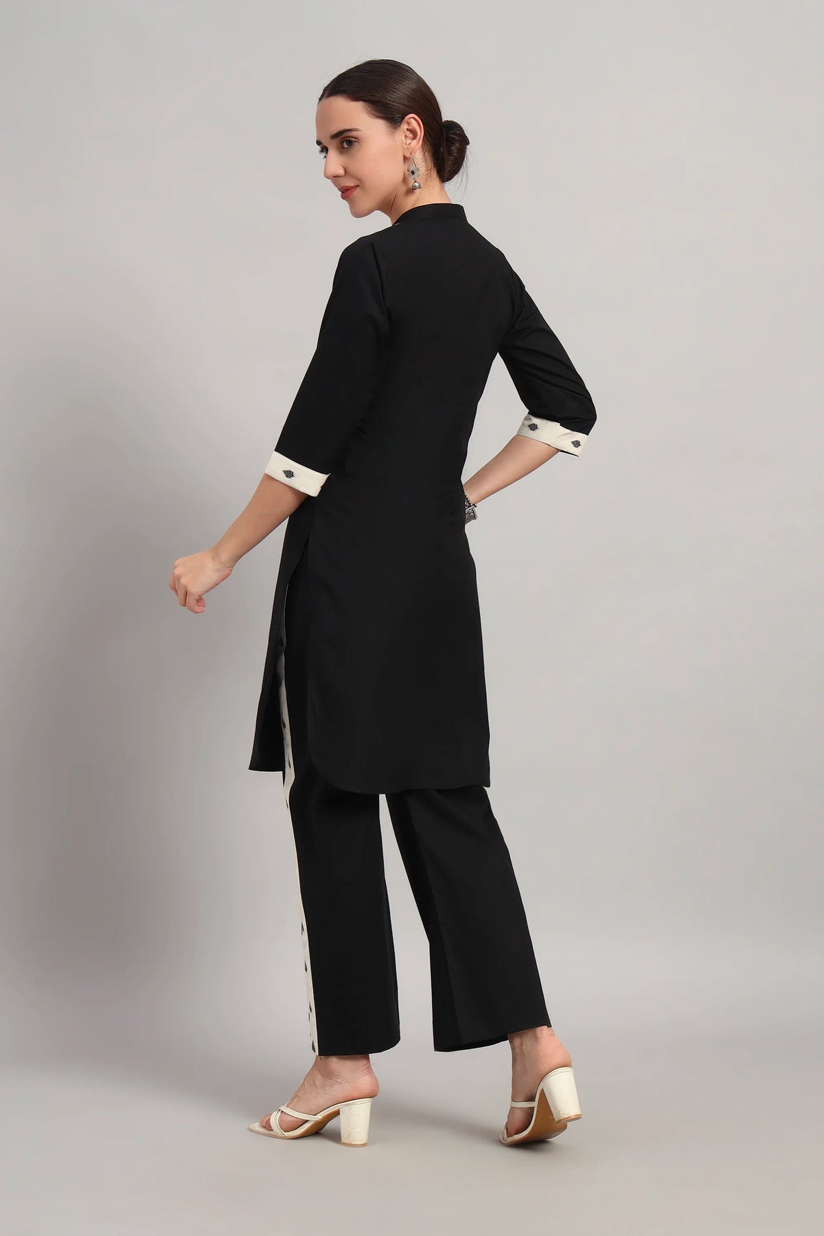 Everyday Adaa, Black