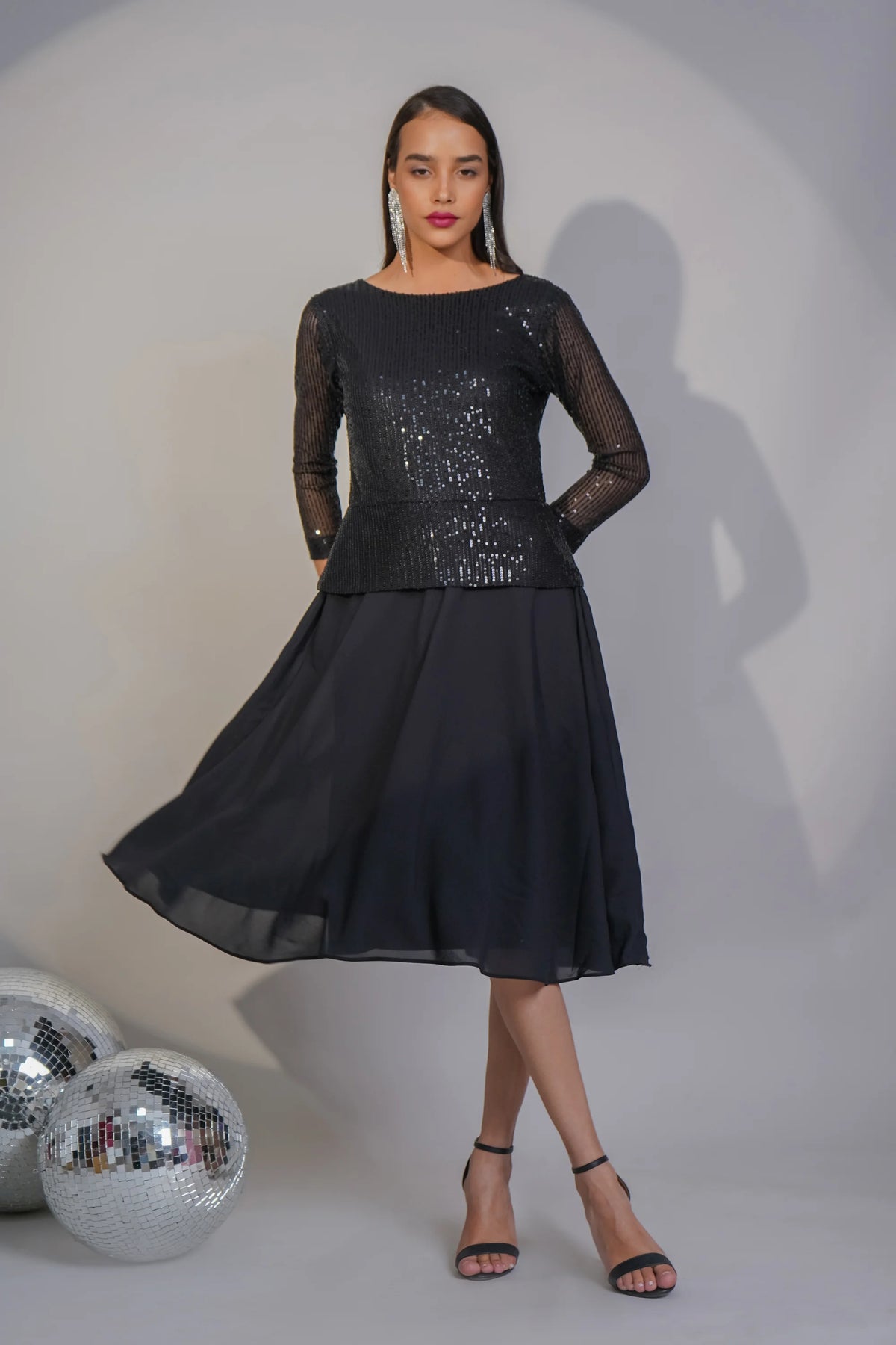 Taareef Trail Midi Black Dress