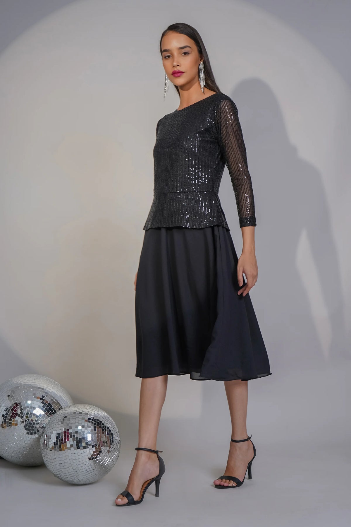 Taareef Trail Midi Black Dress