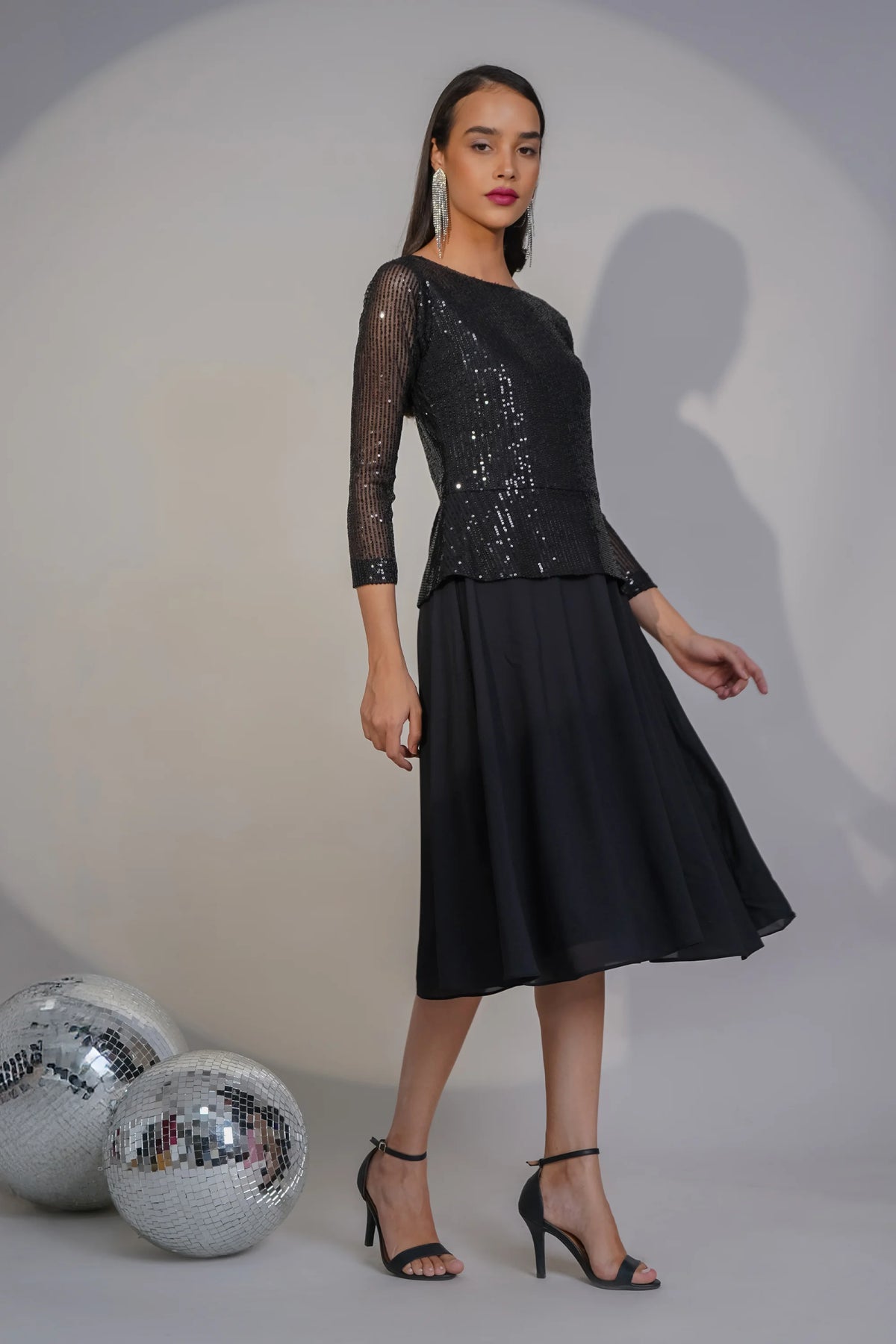 Taareef Trail Midi Black Dress