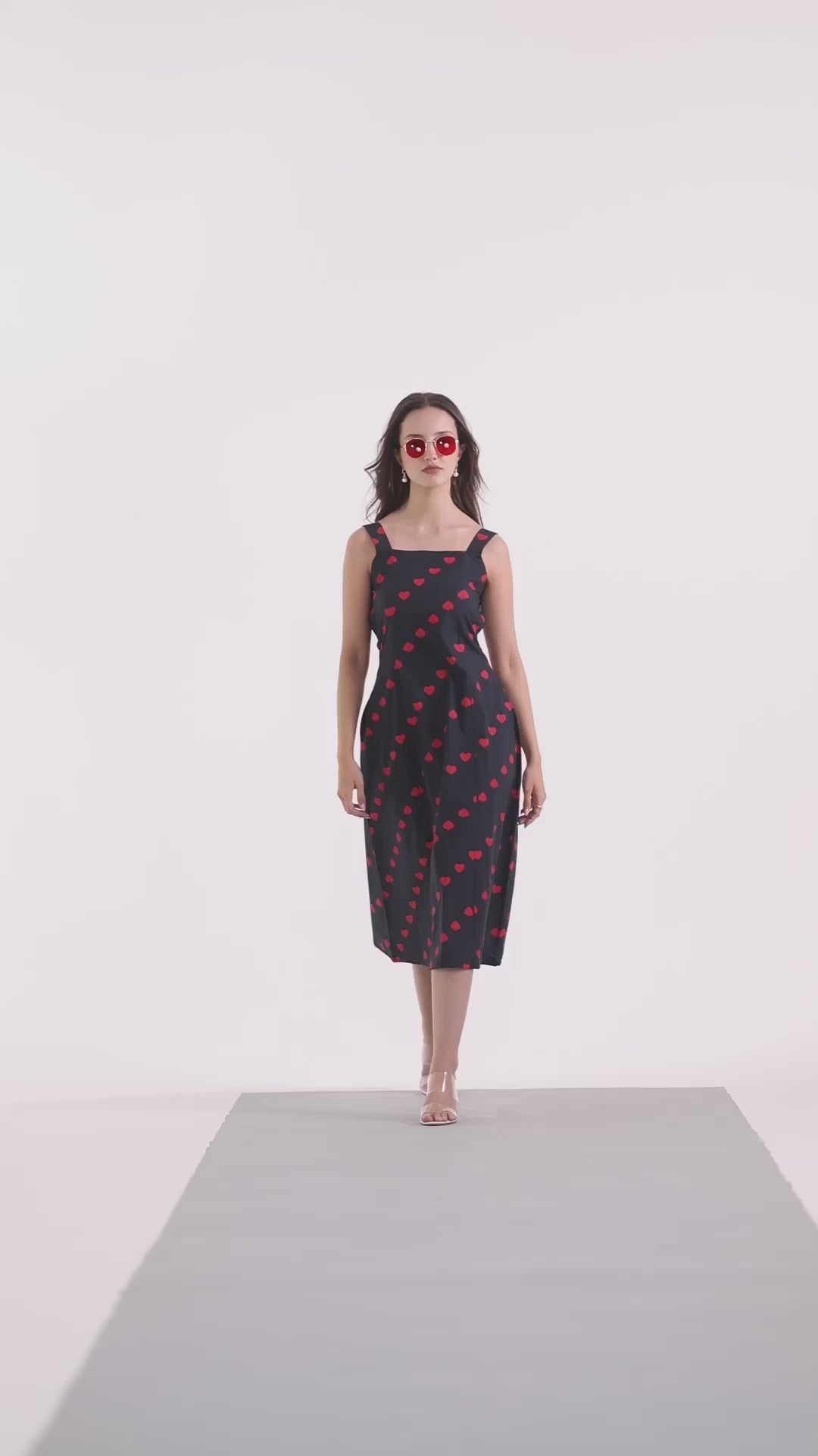 Hearts & Spades Sleeveless Cotton Midi Dress – Black & Red